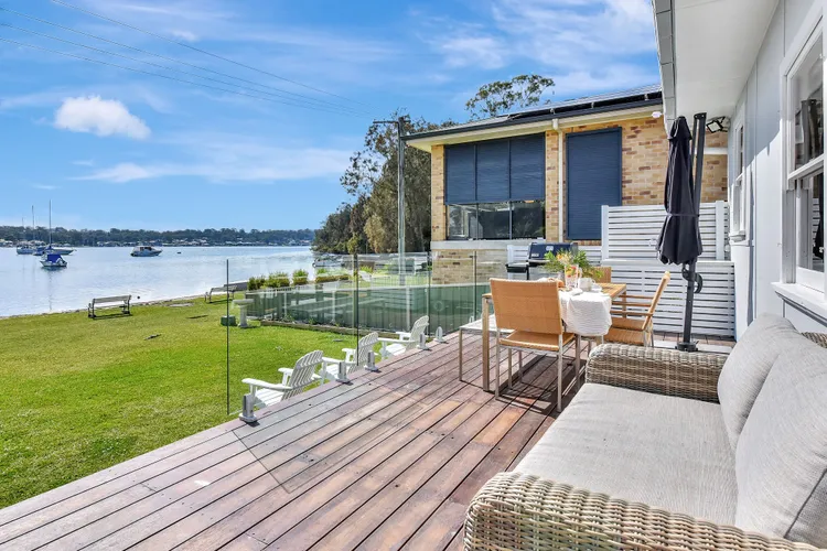 The Little Lake House Waterfront