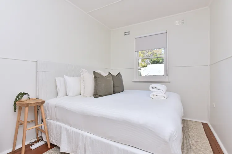 The Little Lake House Waterfront