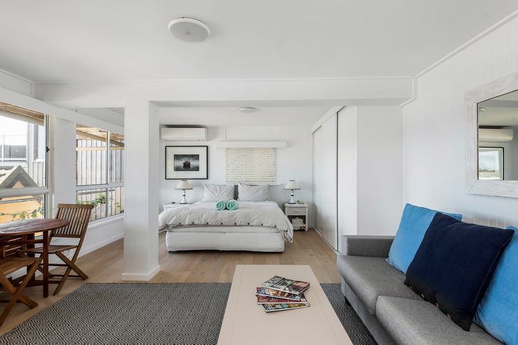 Waters Edge Pittwater by TCC