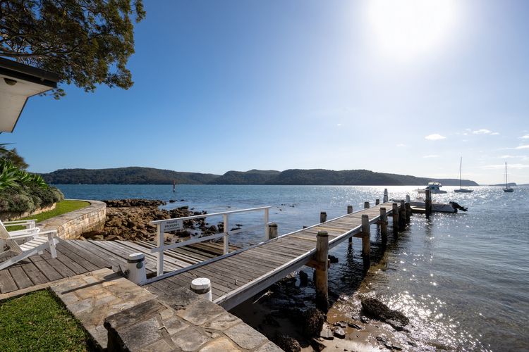 Taylors Point House by TCC