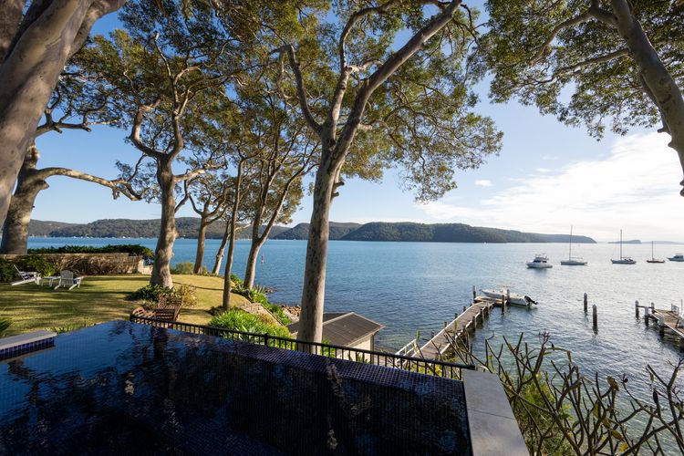 Taylors Point House by TCC