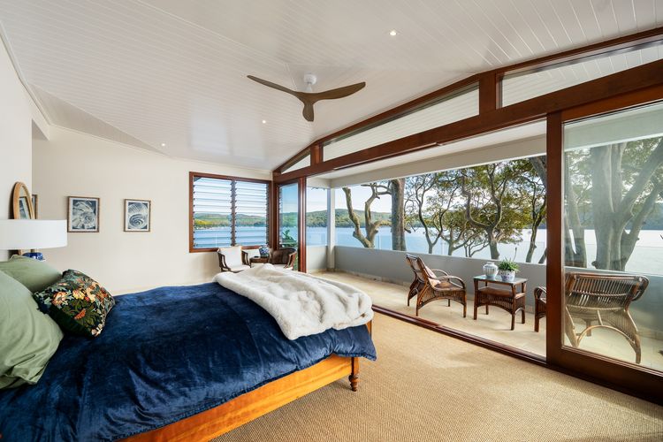 Taylors Point House by TCC