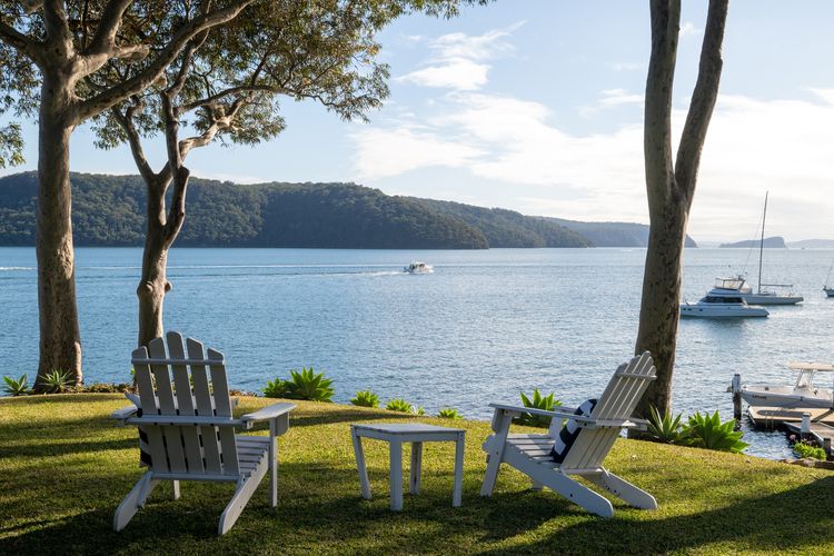 Taylors Point House by TCC