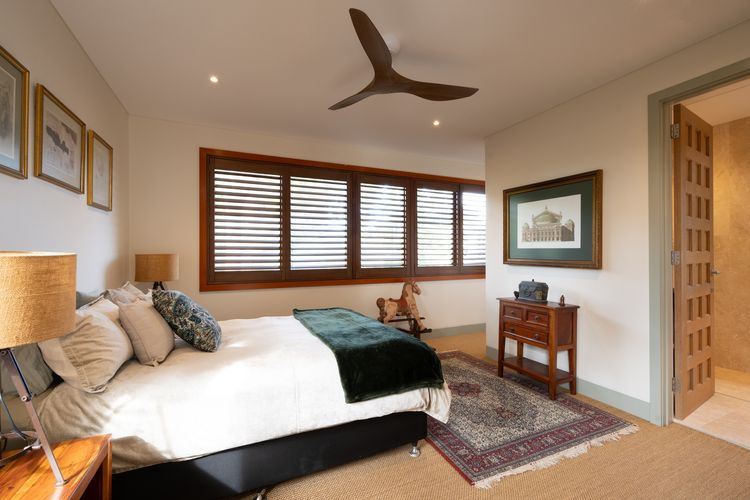 Taylors Point House by TCC