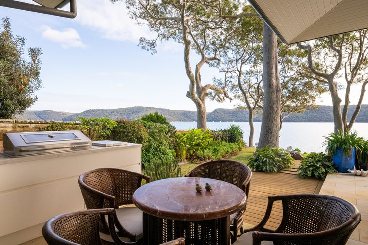 Taylors Point House by TCC