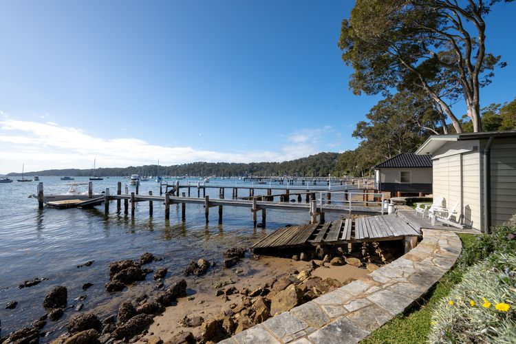 Taylors Point House by TCC