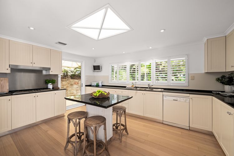 Azzure Whale Beach by TCC