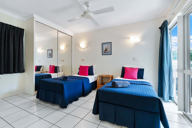 Ulysses 6 Spacious Beachfront Apartment