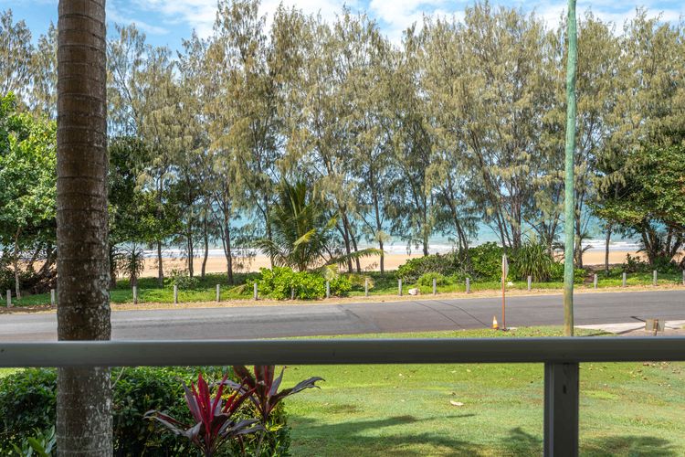 Ulysses 6 Spacious Beachfront Apartment