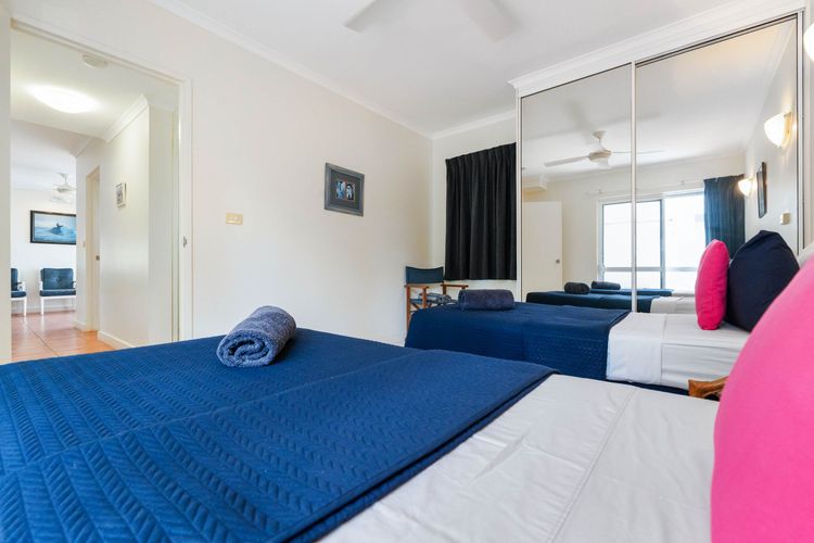 Ulysses 6 Spacious Beachfront Apartment