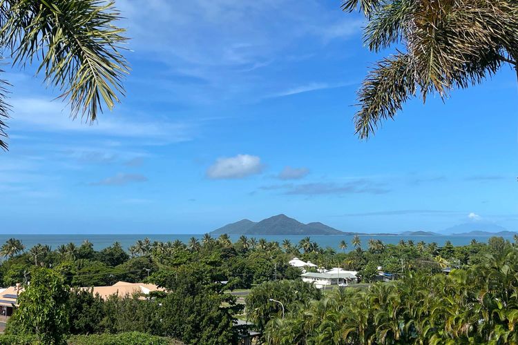Le Reve Wake up to sunrises and tropical breezes