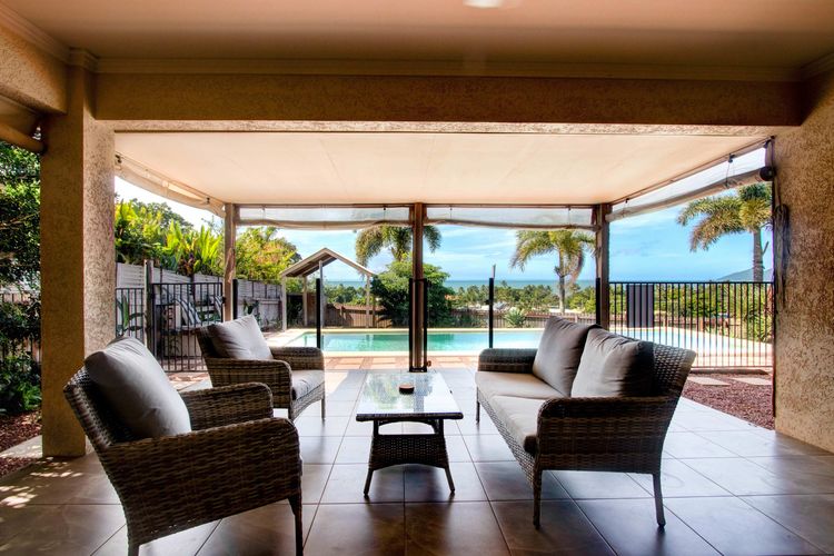 Le Reve Wake up to sunrises and tropical breezes