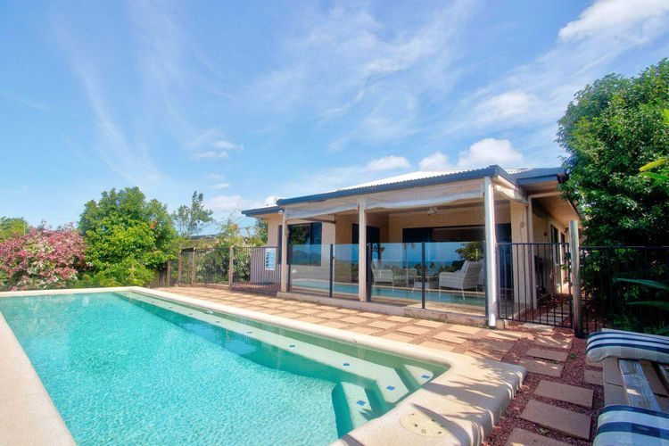 Le Reve Wake up to sunrises and tropical breezes