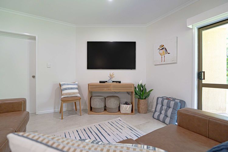 Liana One Coastal Mission Vibe