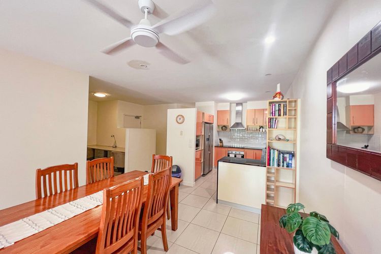 Dining to Kitchen