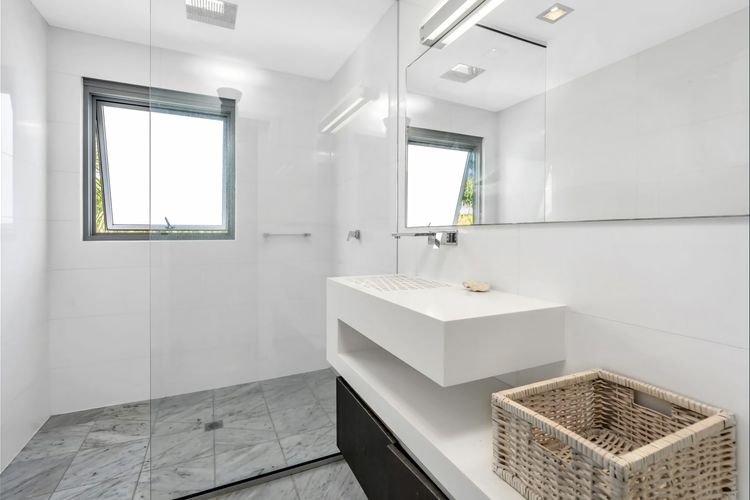 Beachfront Penthouse Dunk Island Views Prime Village Location