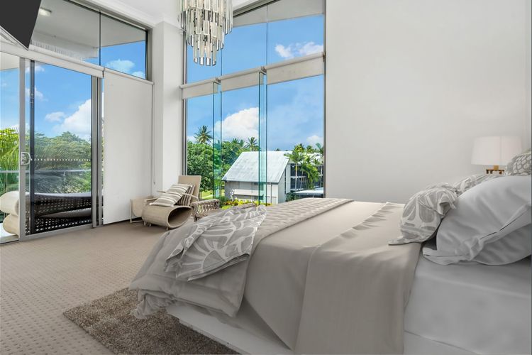 Beachfront Penthouse Dunk Island Views Prime Village Location