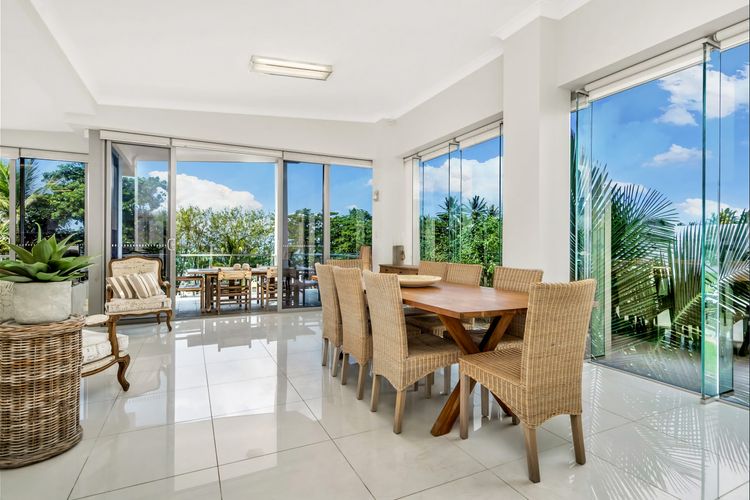 Penthouse Dunk Island Views Prime Village Location
