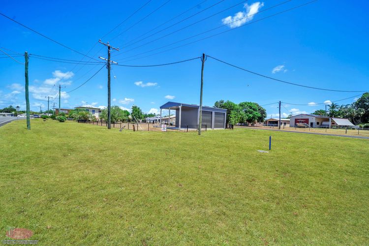 Reef Shack Beach Vibes Stroll to the beach