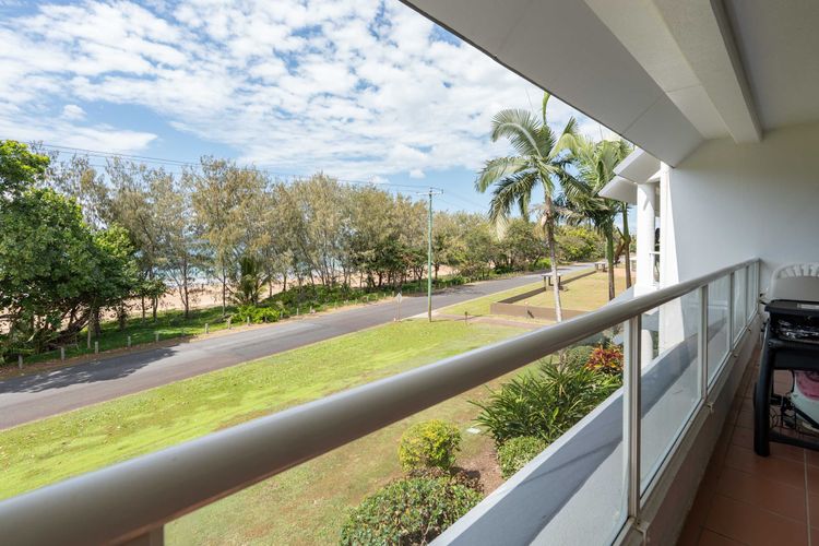 Ulysses 10 Ocean Dunk Island Views