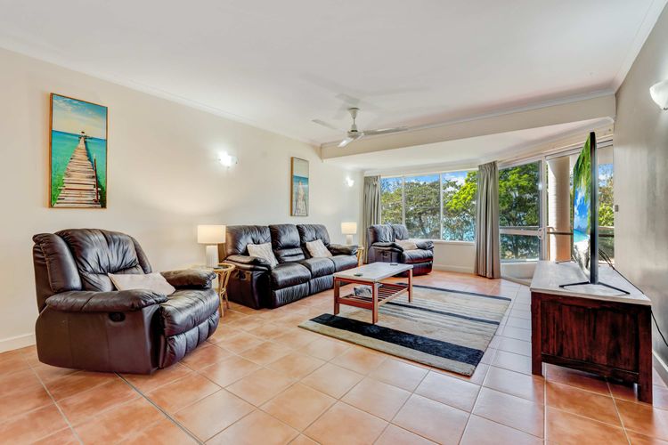 Ulysses 10 Ocean Dunk Island Views