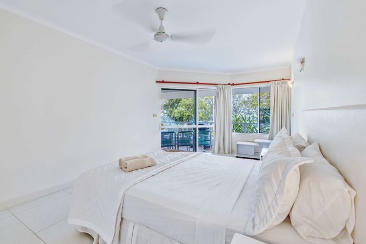 Ulysses 2 Beach front Apartment