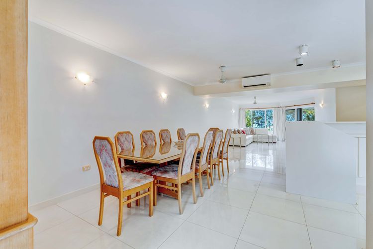 Ulysses 2 Beach front Apartment