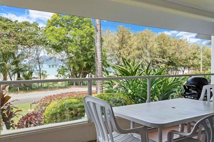 Ulysses 2 Beach front Apartment