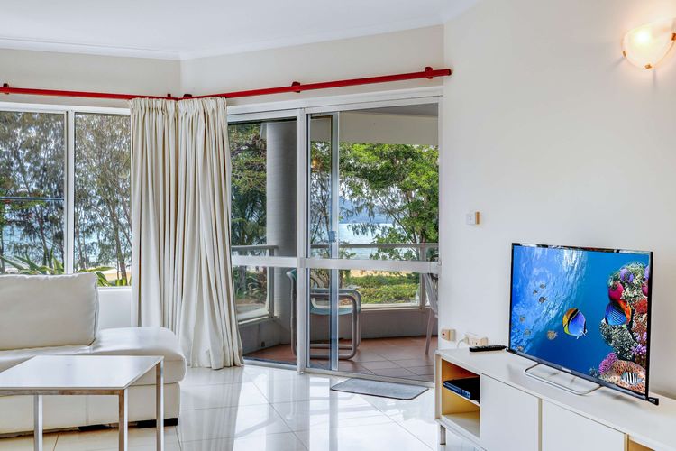 Ulysses 2 Beach front Apartment
