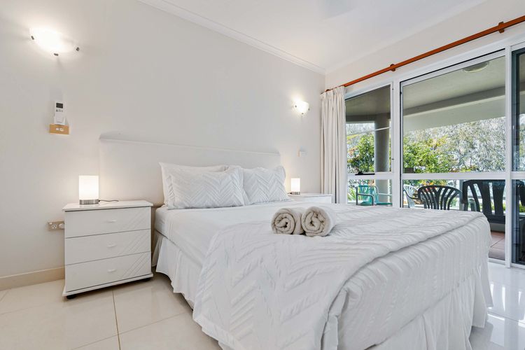Ulysses 2 Beach front Apartment
