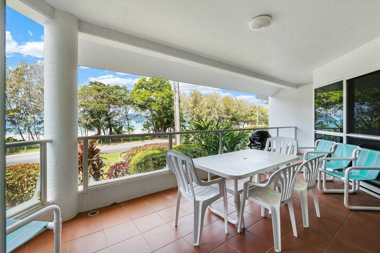 Ulysses 2 Beach front Apartment