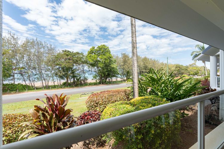 Ulysses 2 Beach front Apartment