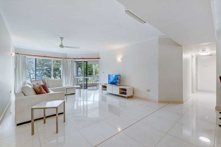 Ulysses 2 Beach front Apartment