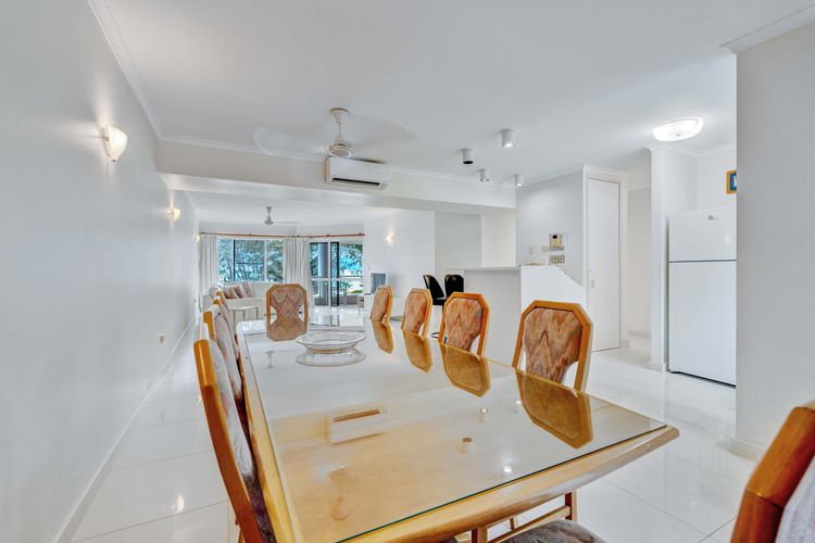 Ulysses 2 Beach front Apartment