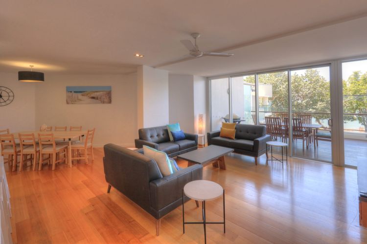 Maggies Beachfront Apt. 8