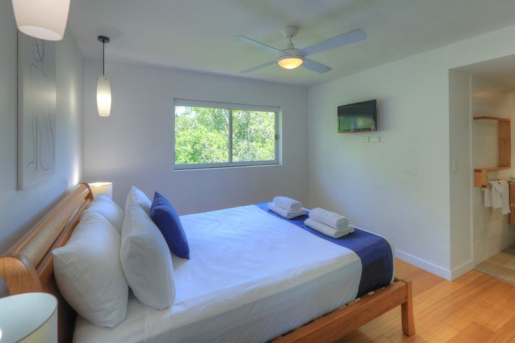 Maggies Beachfront Apt. 8