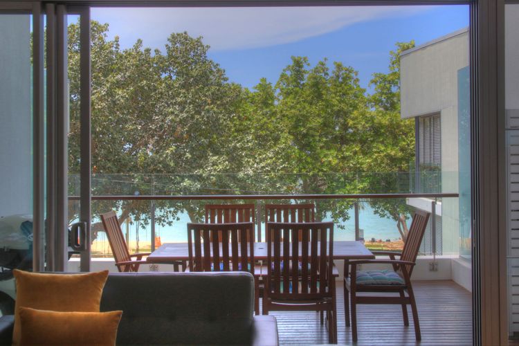 Maggies Beachfront Apt. 8