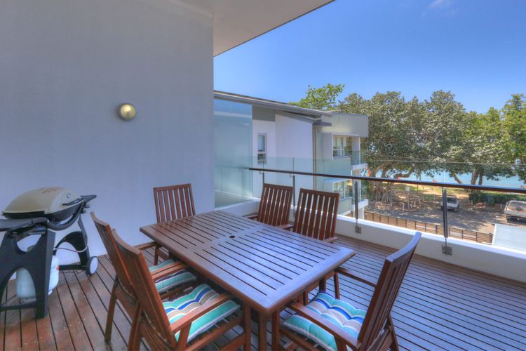 Maggies Beachfront Apt. 8