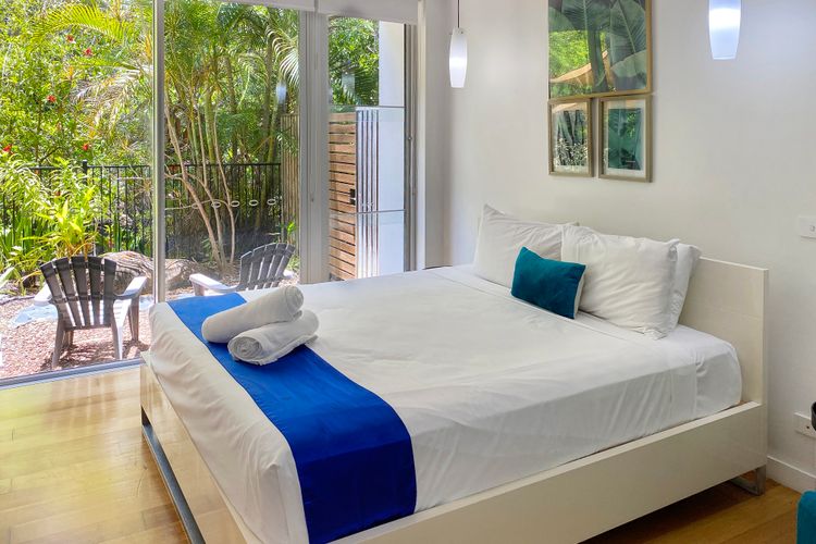 Maggies Beachfront Apt. 9