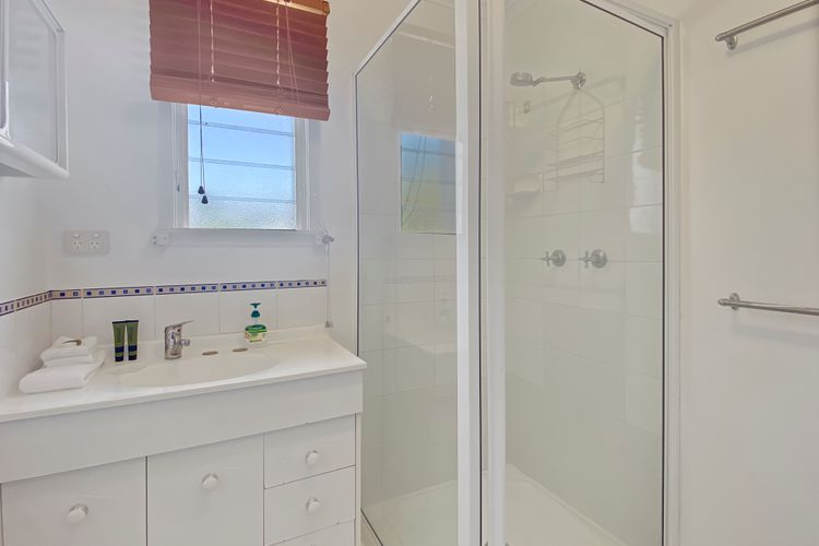 Picnic Bay Apartments Unit 4