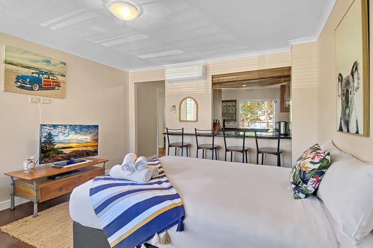 Picnic Bay Apartments Unit 4