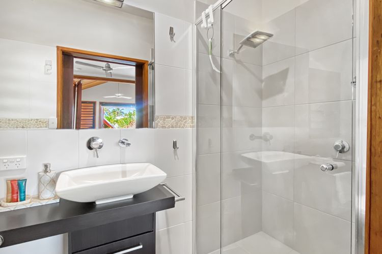 Pure Magnetic Villa 10