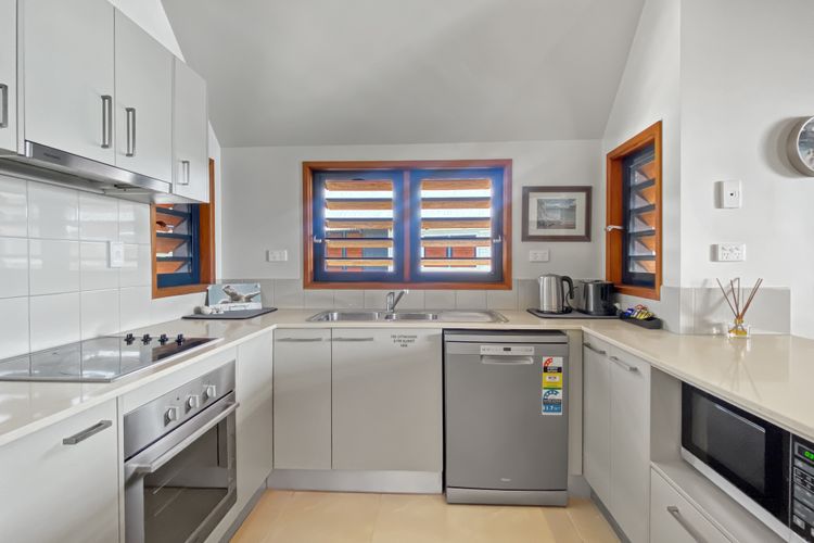 Pure Magnetic Villa 10