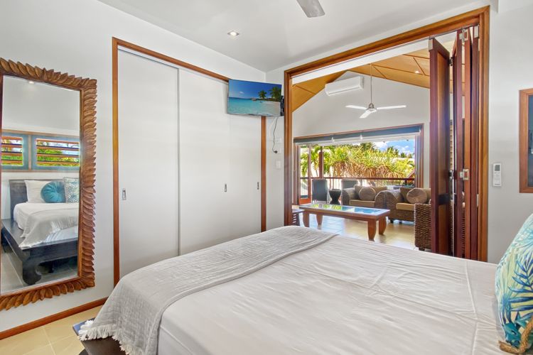 Pure Magnetic Villa 10