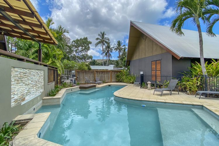 Pure Magnetic Villa 10