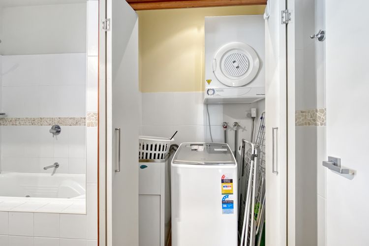 Pure Magnetic Villa 10