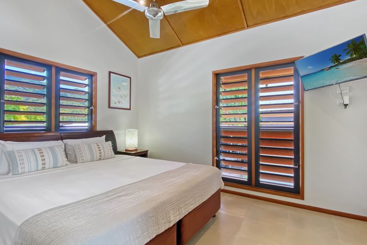 Pure Magnetic Villa 10