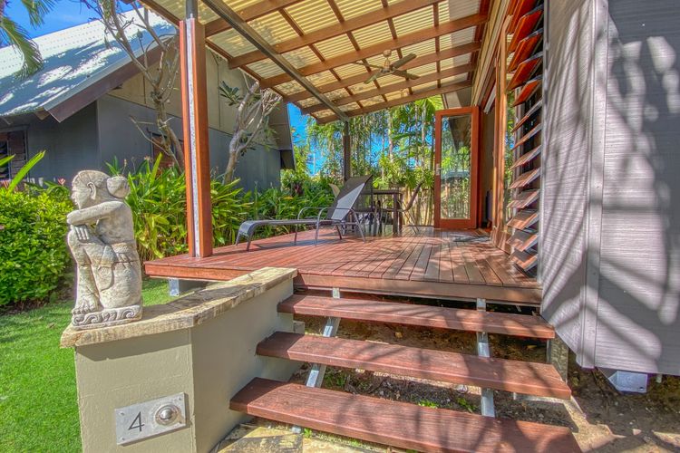 Pure Magnetic Villa 4