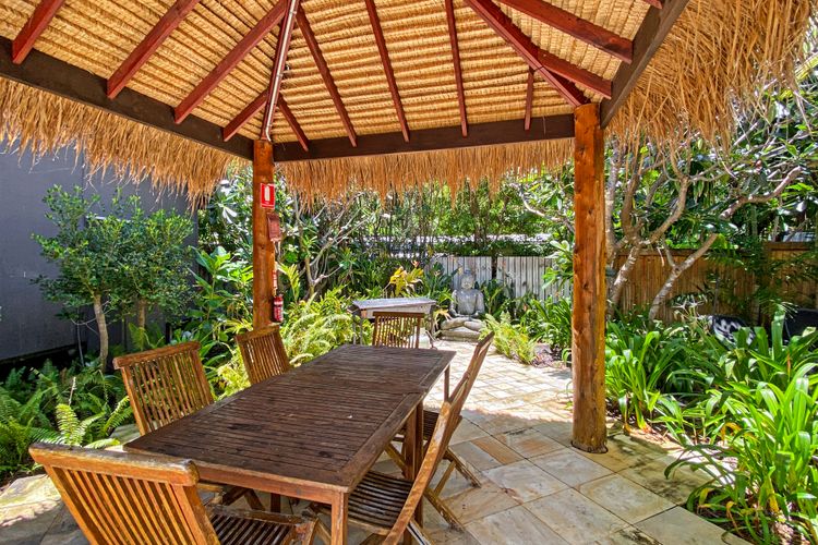 Pure Magnetic Villa 5