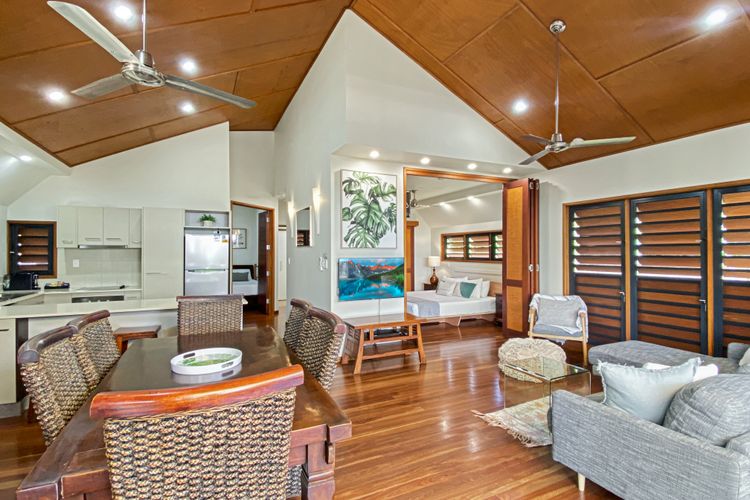 Pure Magnetic Villa 5